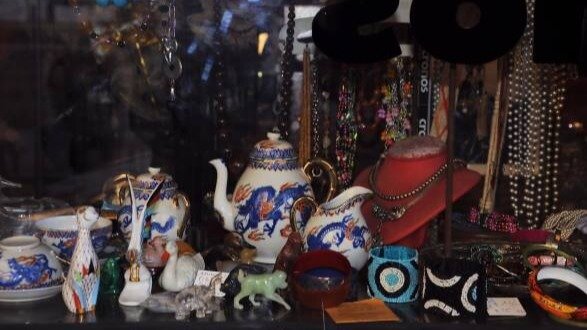 Antique china sets buyers in Belmont, North Carolina. Updated 2025